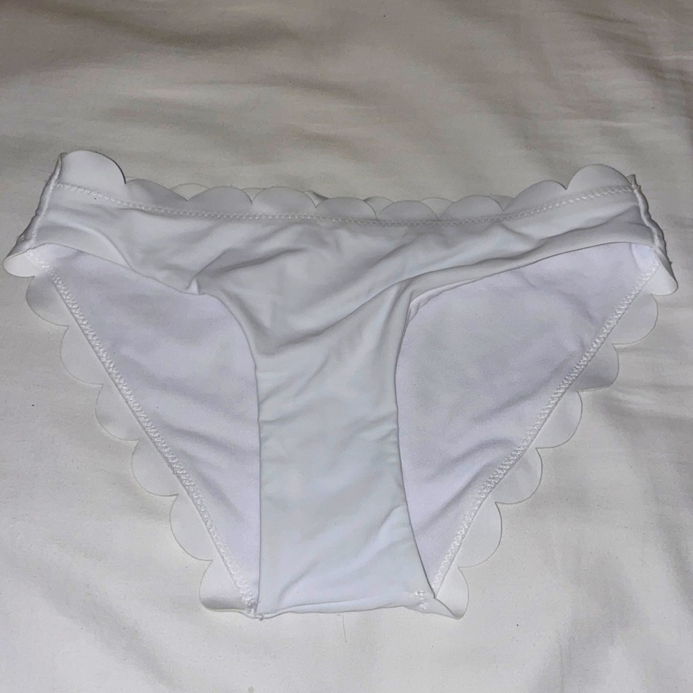 White scalloped bikini bottoms
